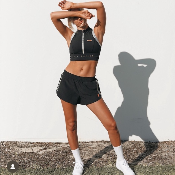 P.E Nation Rotation Sports Bra Half Zip - Picture 9 of 17